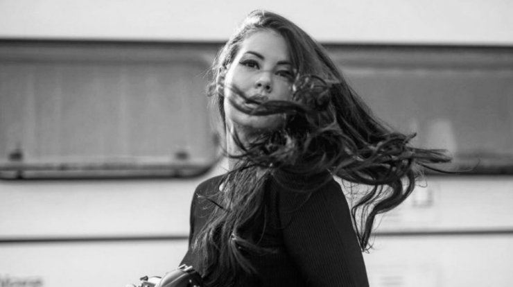 Μαρία Κορινθίου: Μαγειρεύει στην κουζίνα του σπιτιού της μόνο με τα εσώρουχά της