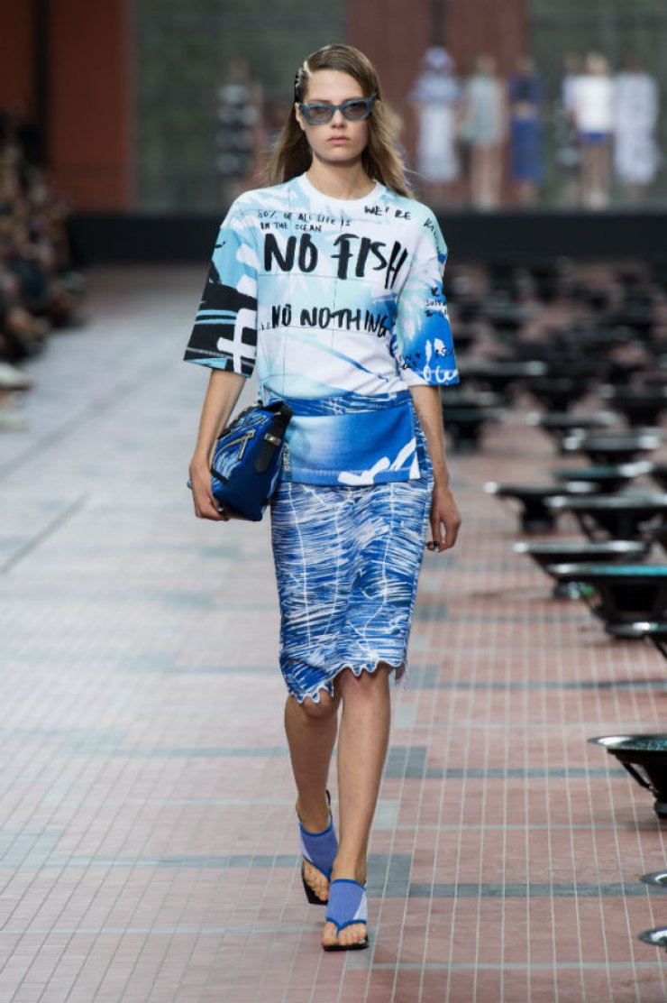 Άνοιξη 2014: Η Logomania είναι τάση 