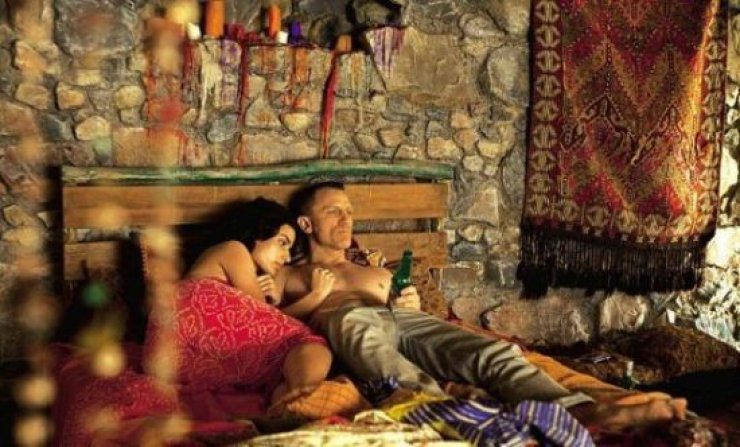 Τόνια Σωτηροπούλου: στο κρεβάτι με τον... Ντάνιελ Κρεγκ!