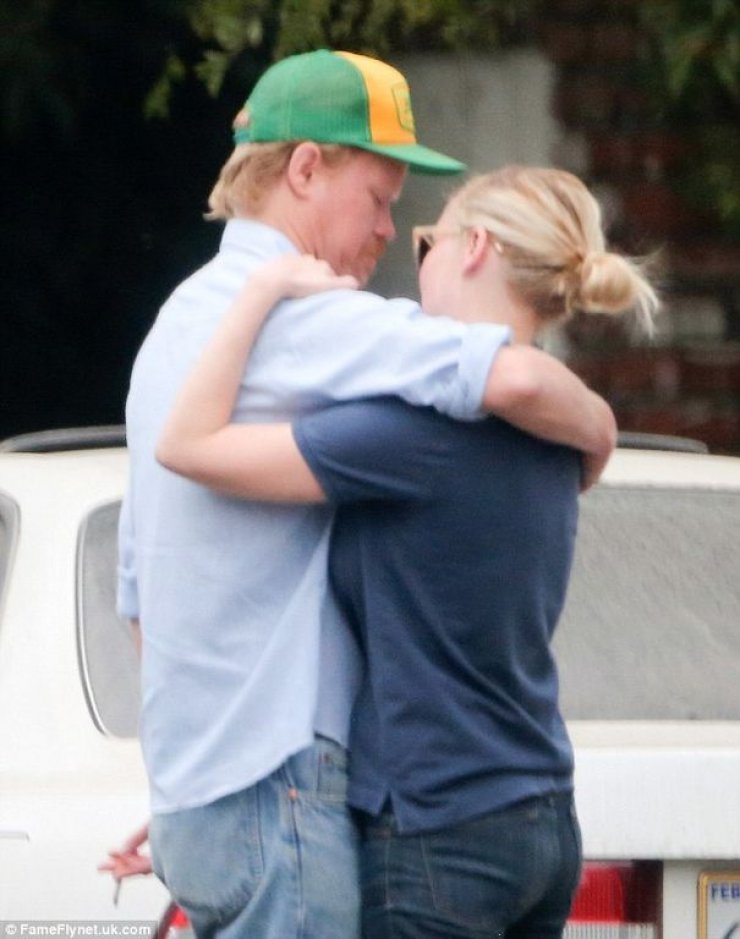 Οι φωτογραφίες αυτές μόλις πρόδωσαν" το πιο φρέσκο ζευγάρι του Hollywood