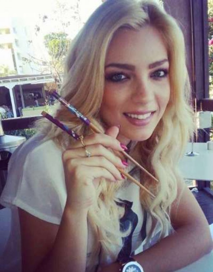 Ποια θα αντικαταστήσει την Άντρη Καραντώνη στο πρωινό του Mega;