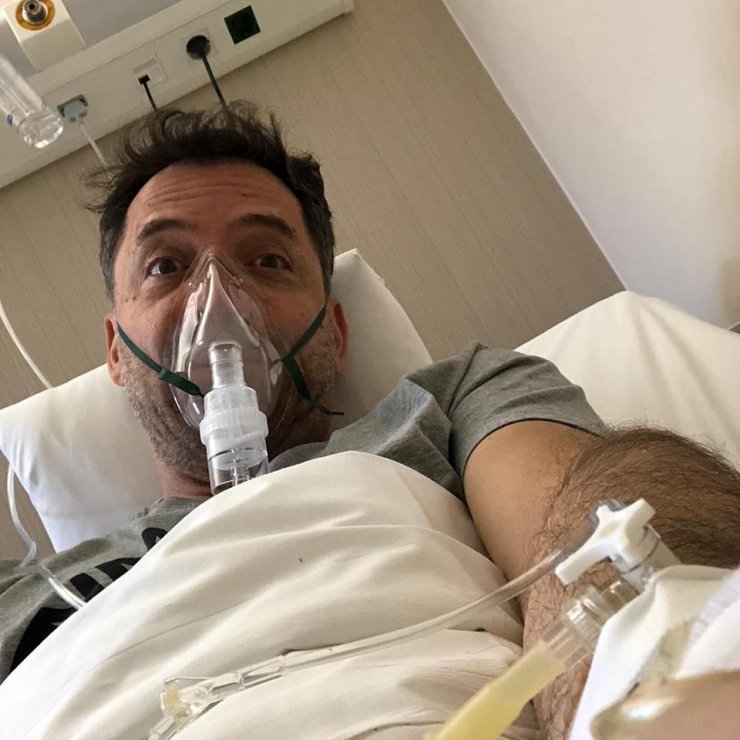 Έλληνας τραγουδιστής στο νοσοκομείο!