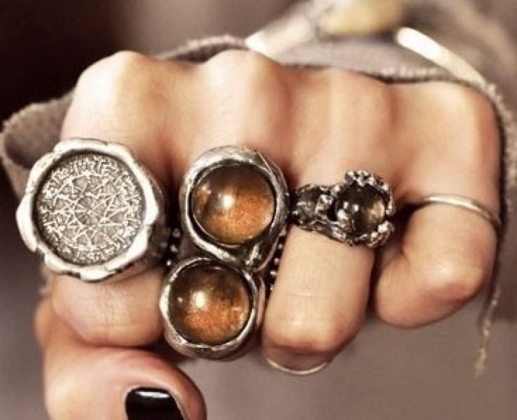 Δοκίμασέ το: Πολλά δαχτυλίδια μαζί 