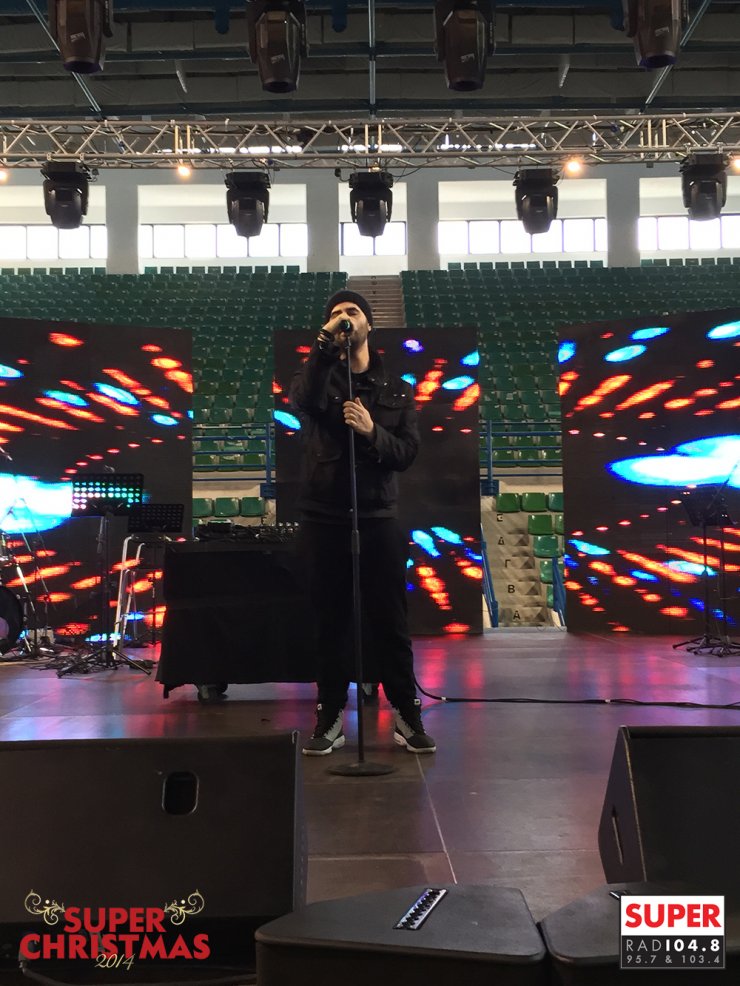 Πήγαμε στις πρόβες για τη μεγάλη φιλανθρωπική συναυλία του Super Fm [εικόνες + βίντεο]