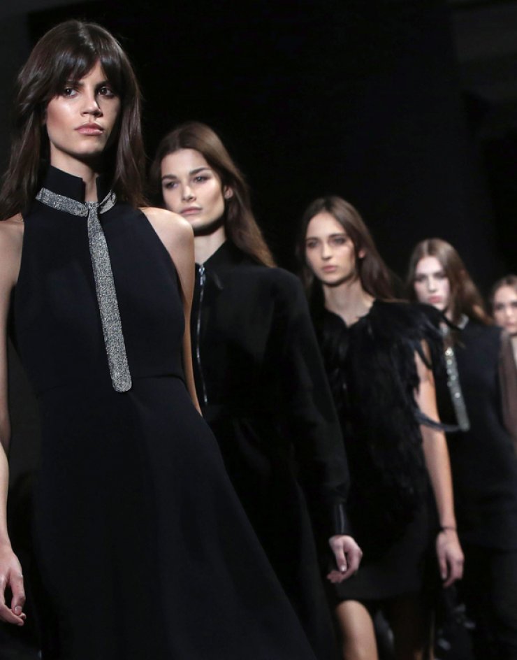 Πώς να περπατάς όπως τα μοντέλα στην πασαρέλα 