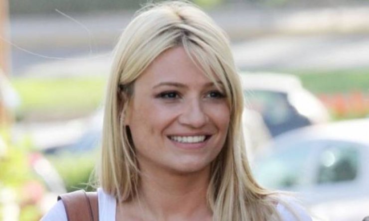  Η Φαίη… προκαλεί: Σαν να μην γέννησε ποτέ