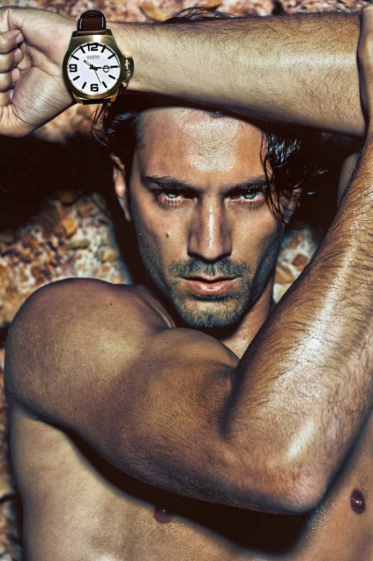 Δημήτρης Λαγιόπουλος: Πιο σέξι από ποτέ στη νέα του φωτογράφηση