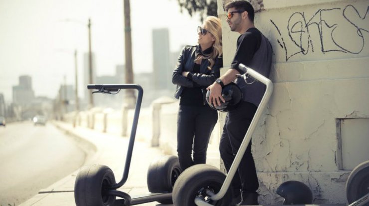 Ένα scooter που ισορροπείς εύκολα πάνω του και έχει έναν απλοϊκό σχεδιασμό