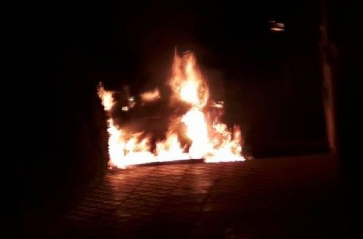 Σοκαρισμένη Κύπρια δημοσιογράφος: Της έκαψαν το αυτοκίνητο τα ξημερώματα της Δευτέρας!