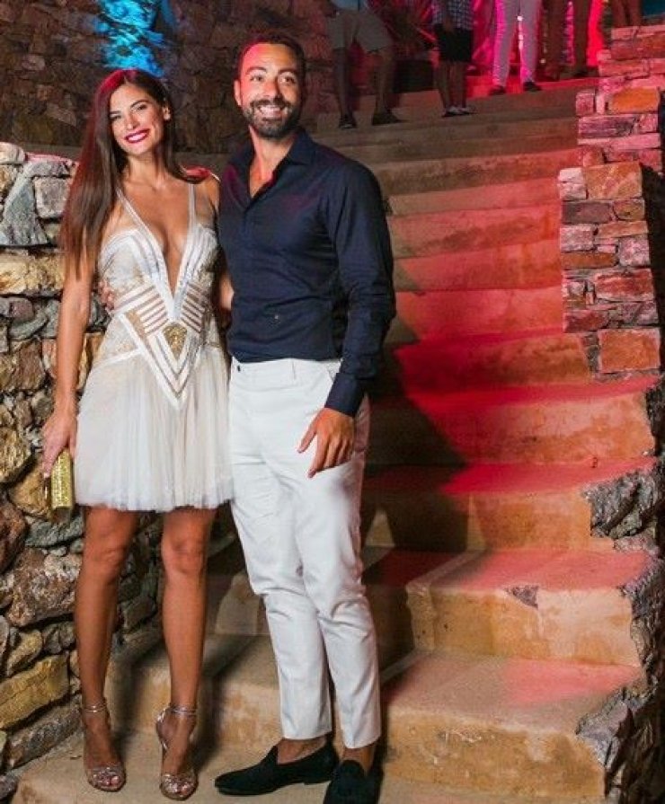 Τανιμανίδης – Μπόμπα: Το pre - wedding πάρτι τους στη Σίφνο! [βίντεο]