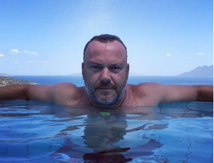 Τόνυ Δημητρίου: "Στα μισά παράστασης που ήμουν στο κοινό αρρώστησε ο συνάδελφος και έπαιξα στο δεύτερο μέρος"