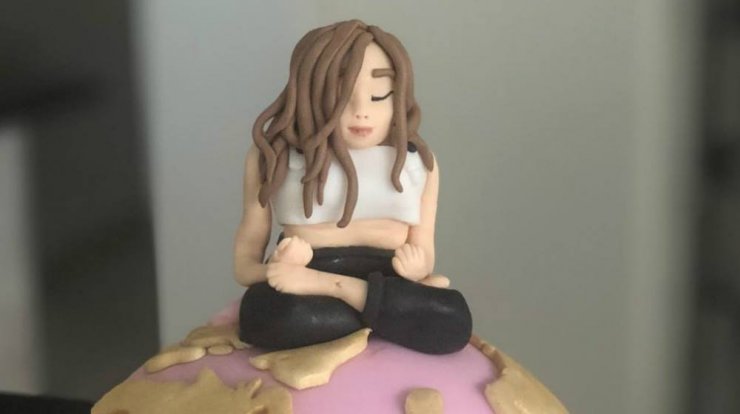 Επώνυμη Ελληνίδα γιόρτασε τα γενέθλιά της με αυτή την εντυπωσιακή τούρτα! [εικόνες]