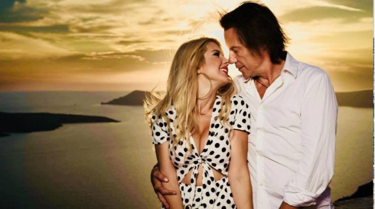 Στράτος Τζώρτζογλου: Παντρεύεται και εμείς μάθαμε όλες τις λεπτομέρειες του γάμου του! [βίντεο] 