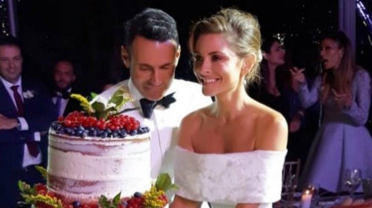 Μαρία Μενούνος: Δείτε την να σπάει πιάτα στον γάμο της! [βίντεο]