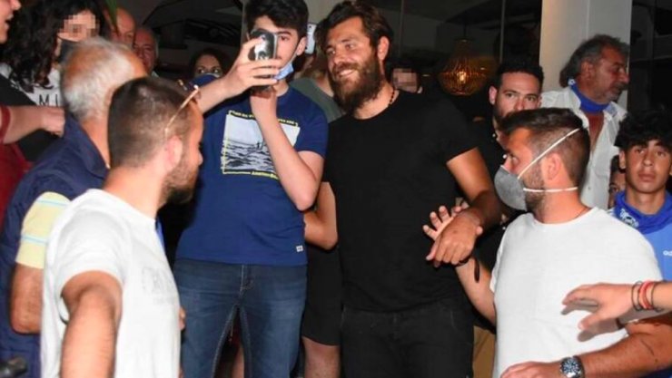 Νίκος Μπάρτζης: Απίστευτες εικόνες με την άφιξη του στο χωριό του! Υποδοχή με φωτοβολίδες και καπνογόνα