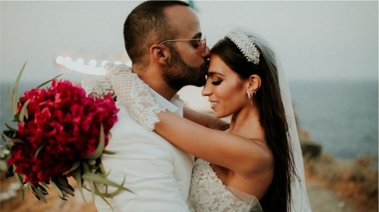 Θέλξια Βαλέρια Φραγκούδη - Χριστίνος Πίπης: Γιορτάζουν τη δεύτερη επέτειο γάμου τους [εικόνες]