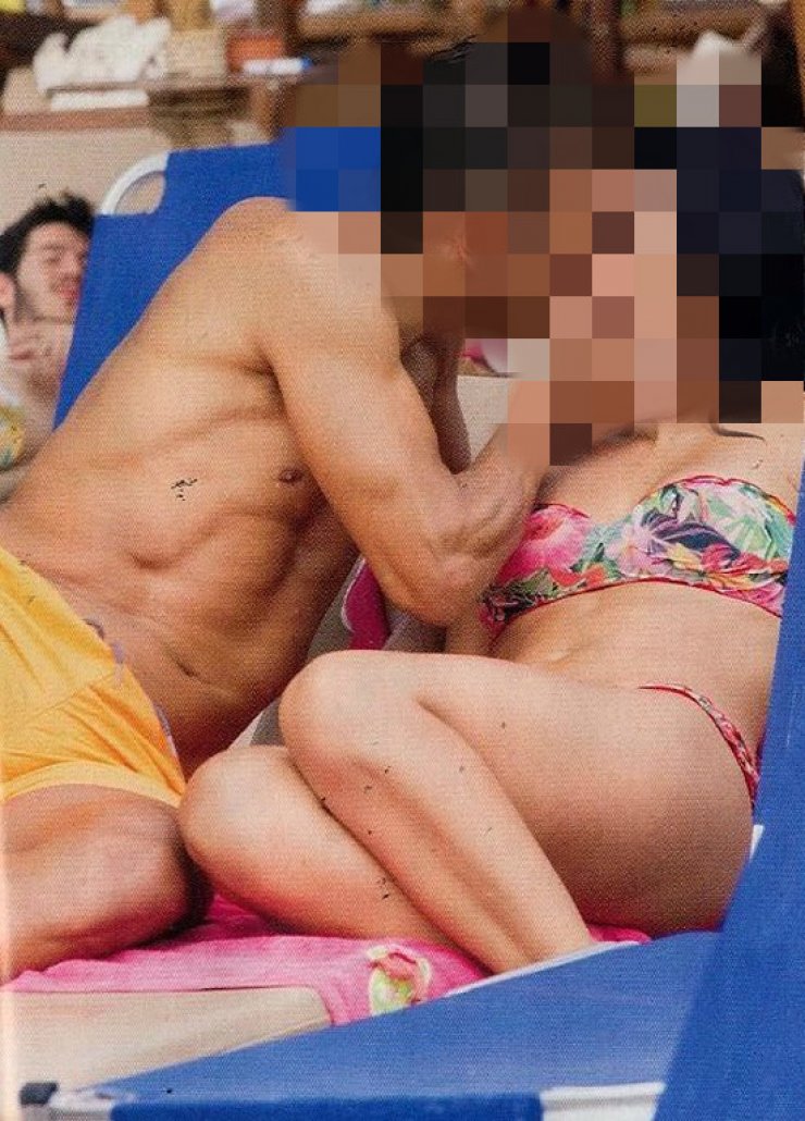 Τα καυτα φιλιά του Έλληνα ηθοποιού με τη σύντροφό του στην παραλία