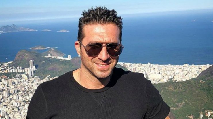 Απίστευτο κι όμως συνέβη! Μπέρδεψαν τον Κυριάκο Πελεκάνο on air με το νέο σύντροφο της Ελένης Χατζίδου! [βίντεο]