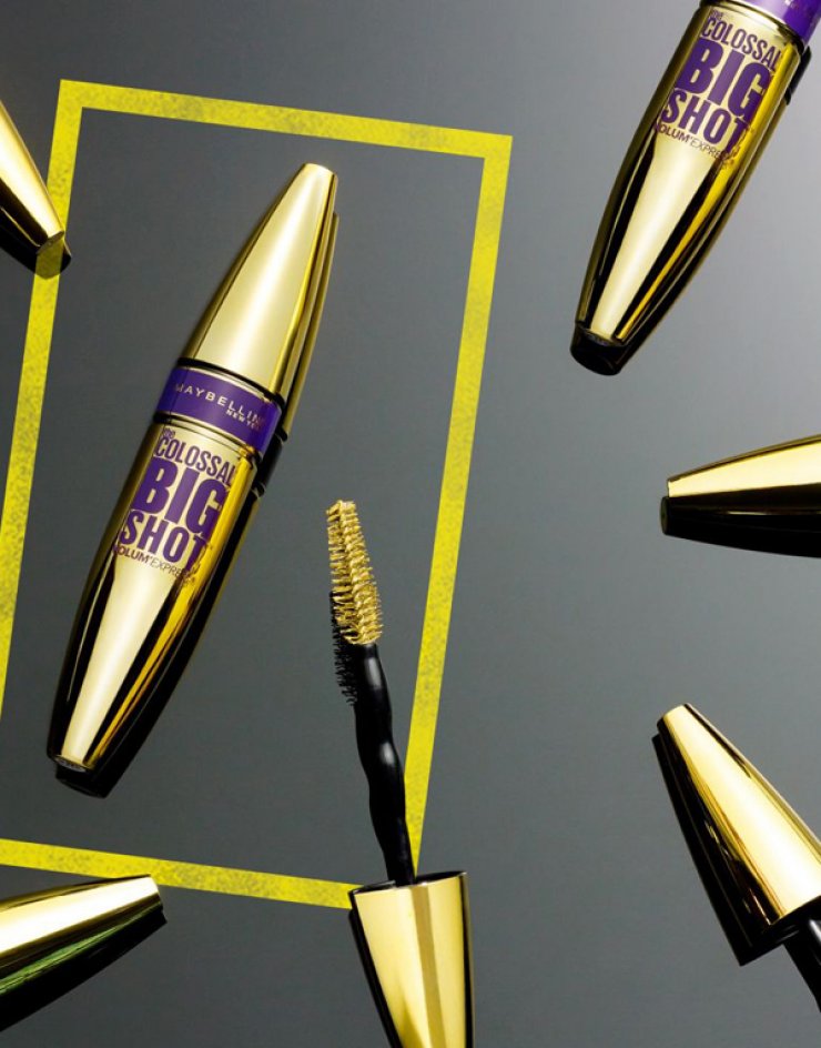 Η νέα μασκάρα της Maybelline New York χαρίζει τρισδιάστατο, μοναδικό όγκο και απίστευτο μαύρο χρώμα