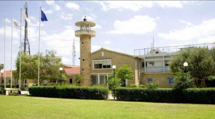 Άντρας μόλις "μπούκαρε" στο ΡΙΚ και επιτέθηκε σε δημοσιογράφο για το τραγούδι της Eurovision [βιντεο] 