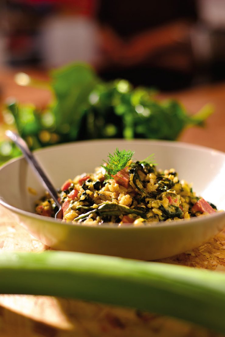 Σπανακόρυζο με τομάτα και τυρί κρέμα