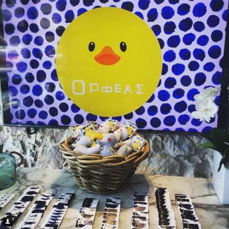 Δείτε φωτογραφίες από τη διακόσμηση της βάπτισης του γιου Ελληνίδας ηθοποιού