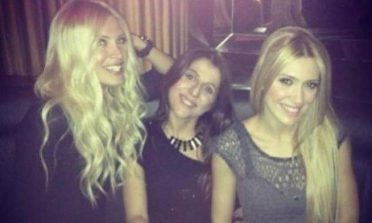 Καινούργιου-Παπαβασιλείου: Μια γυναικοπαρέα στα μπουζούκια