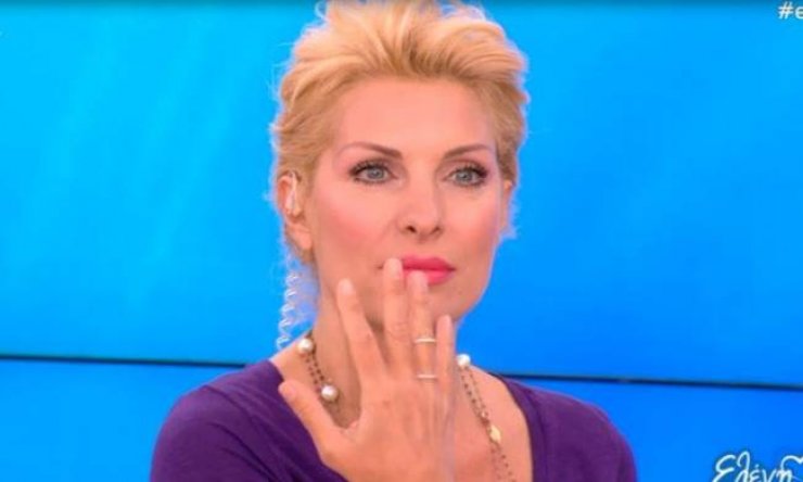  Ελένη Μενεγάκη: Της έκανε δώρο δαχτυλίδι η πεθερά… και μας το δείχνει! [βίντεο]