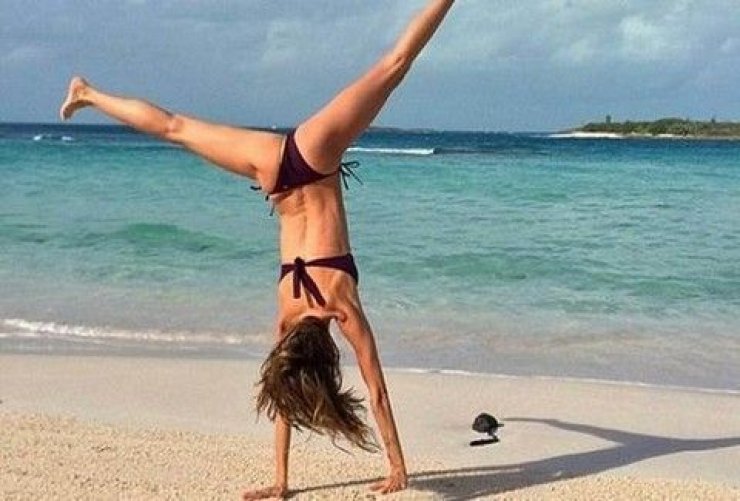 Ποια καλλονή τρέλανε το instagram με το κορμί της; 