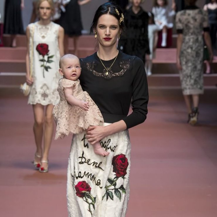 Μοντέλα έγκυες: Η νέα τάση στις πασαρέλες!