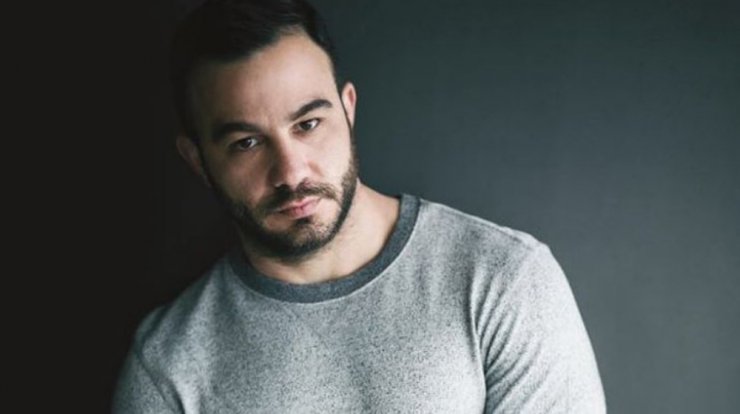 Μείναμε με το στόμα ανοιχτό! Το υπέροχο διαμέρισμα του Γιώργου Θεοδότου στην Αθήνα