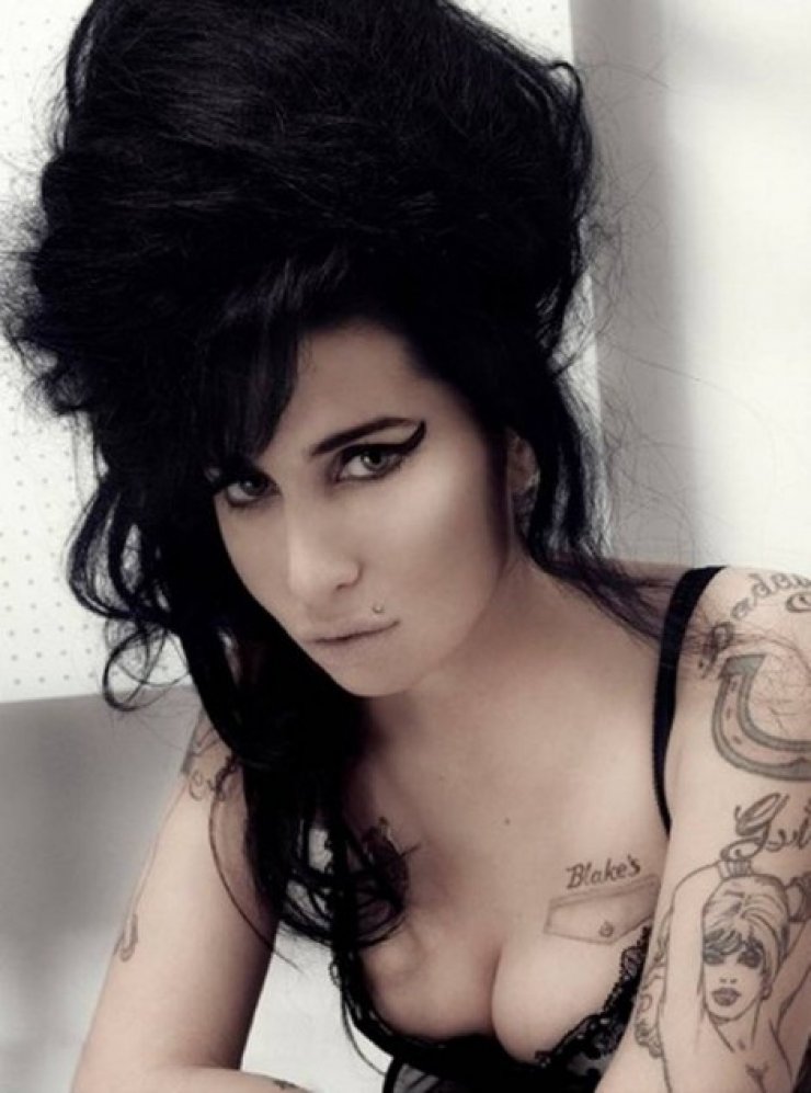 Amy: Έκθεση με άγνωστες φωτογραφίες της