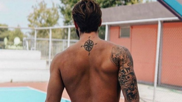 Μόλις χώρισε κούκλος επώνυμος Έλληνας