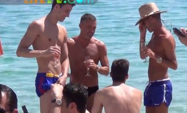 Dsquared: Πάσχα στη Μύκονο!