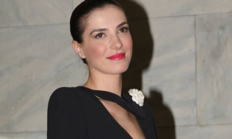 Παντρεύτηκε η Φωτεινή Δάρρα και βαπτίσε την κόρη της