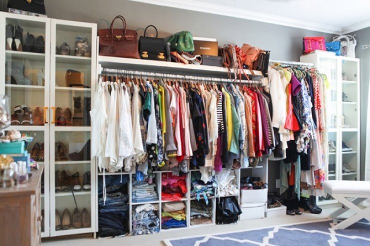 Τα basic ρούχα που θα σε βγάλουν ασπροπρόσωπη σε κάθε περίσταση