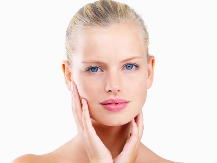 Νέα μόδα: Γιόγκα προσώπου και «αντίο» ρυτίδες [εικόνες]