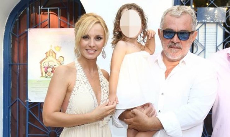 Πέγκυ Ζήνα - Γιώργος Λύρας: Το φωτογραφικό άλμπουμ της βάφτισης της κόρης τους