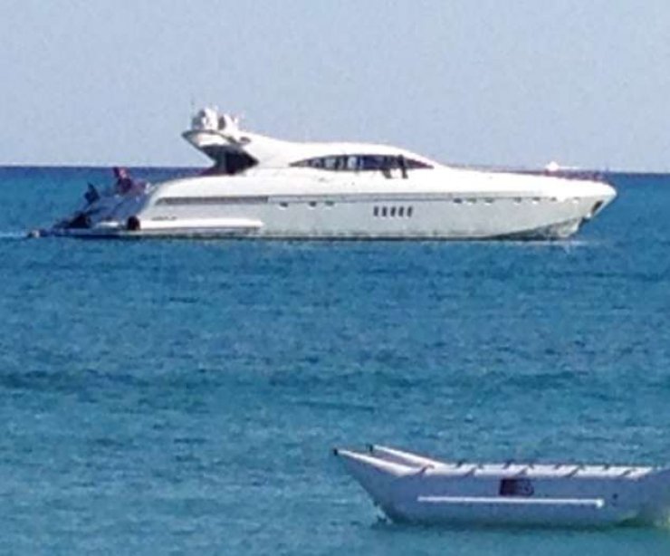 Δεν ήταν η Αθηνά Ωνάση! Ποιός είναι ο ένοικος στο κότερο στο Πισσούρι;