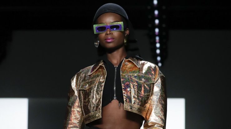 Επέλεξε metallic details και νιώσε σαν star σε music awards