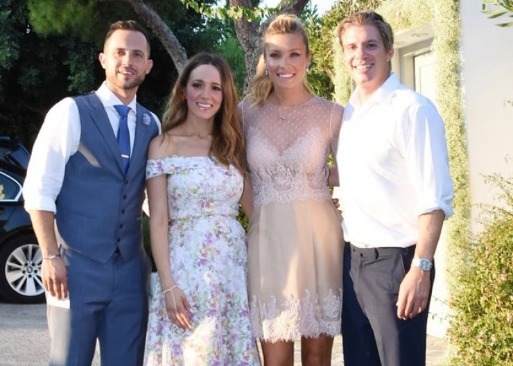 Οι λαμπεροί καλεσμένοι στη βάπτιση της κόρης της Καλομοίρας. Ποιοι εκπρόσωποι της ελληνικής showbiz έδωσαν το παρών τους