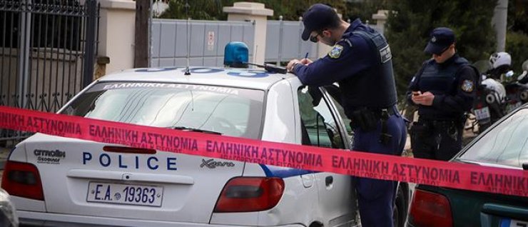 Σοκ: Ο γιος Ελληνίδας ηθοποιού μόλις τη δολοφόνησε πήγε στην εκκλησία και τραγουδούσε