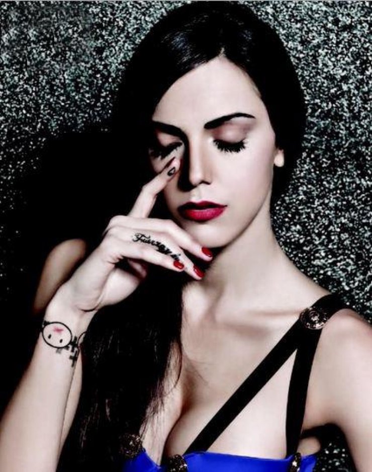 Ε. Σπανού: Έκανε τατουάζ το όνομα του πρώην και το μετάνιωσε