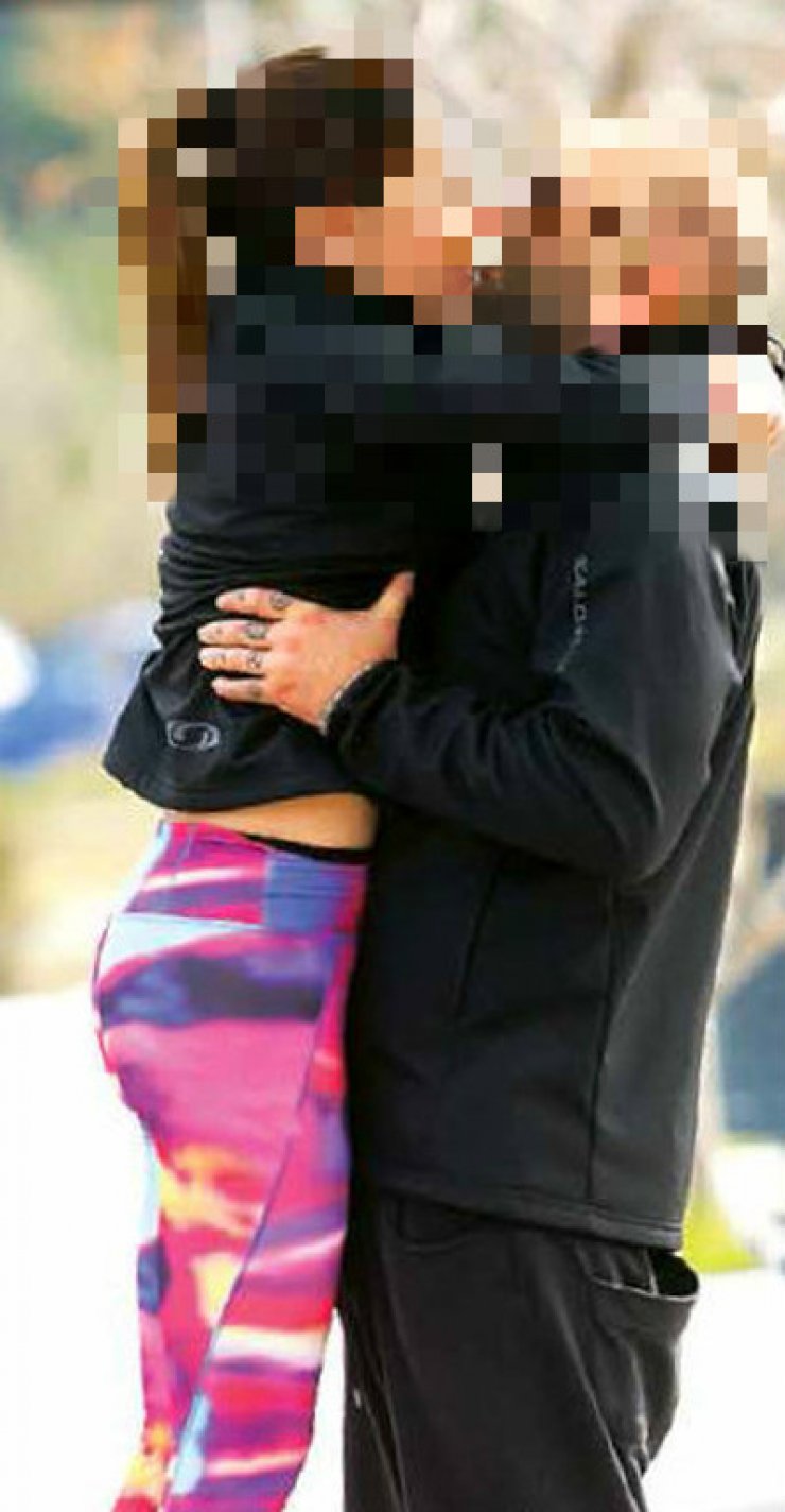 Τα καυτά φιλιά ζευγαριού της κυπριακής showbiz στη μέση του δρόμου