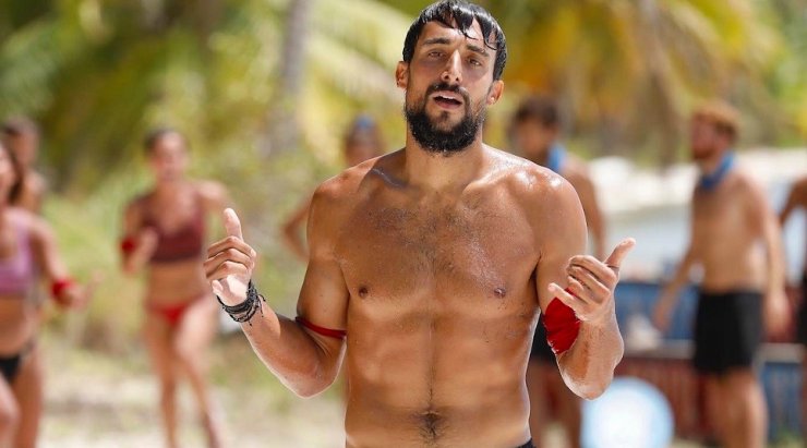 Πασίγνωστη Ελληνίδα τραγουδίστρια δηλώνει ερωτευμένη με τον Σάκη Κατσούλη [εικόνα]