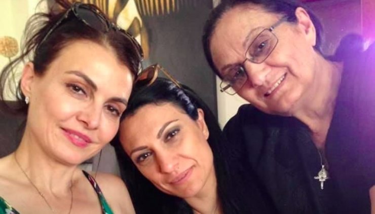 Κύνθια Παυλίδου για Άλκηστις: "Παίζαμε θέατρο μέσα στο σπίτι, προσποιούμασταν"