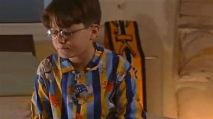 O μικρός "Μιλτιάδης" από το "Είσαι το ταίρι μου" αγνώριστος στο "Κάτω Παρτάλι". Δείτε πώς είναι σήμερα!