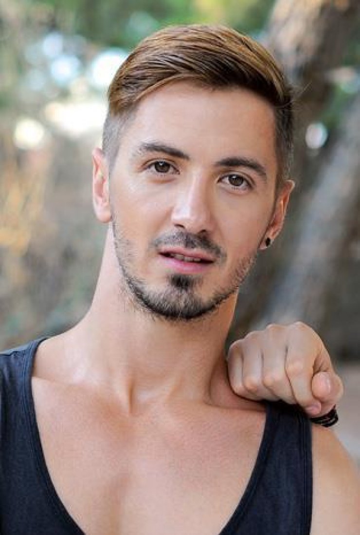 Δείτε τον κούκλο αδελφό του Νίκου Γκάνου