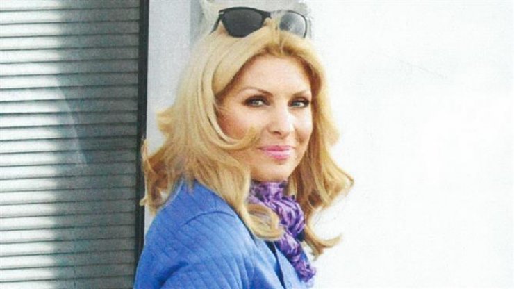 Μενεγάκη - Παντζόπουλος: Η οικογενειακή απόδραση στην Άνδρο και η βέρα στο αριστερό