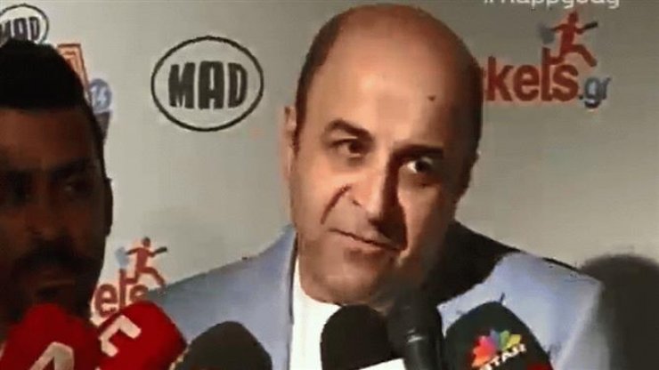 Ο έντονος εκνευρισμός του Μάρκου Σεφερλή στο κόκκινο χαλί των MAD VMA